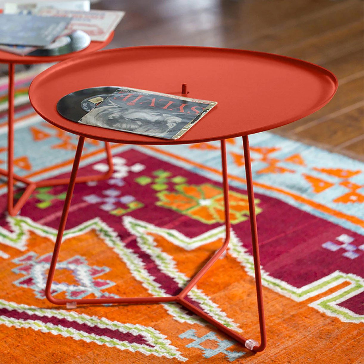 Cocotte Low Table with Tray - Image 3
