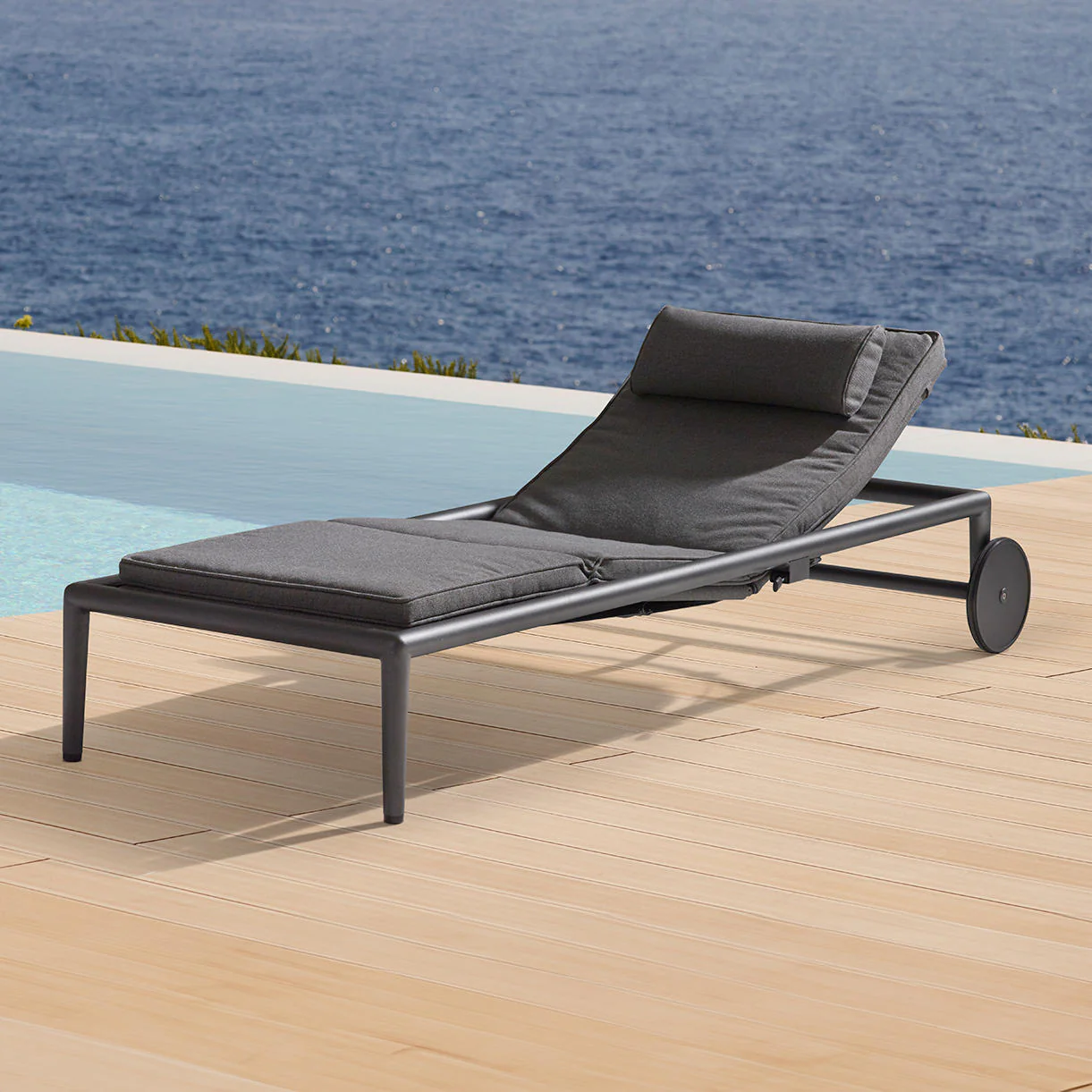 Conic Air Touch Outdoor Sun Lounger