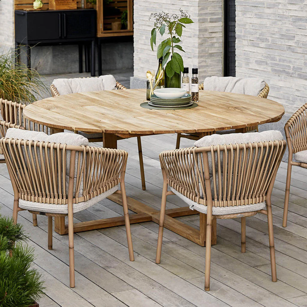 Endless Circular Dining Table