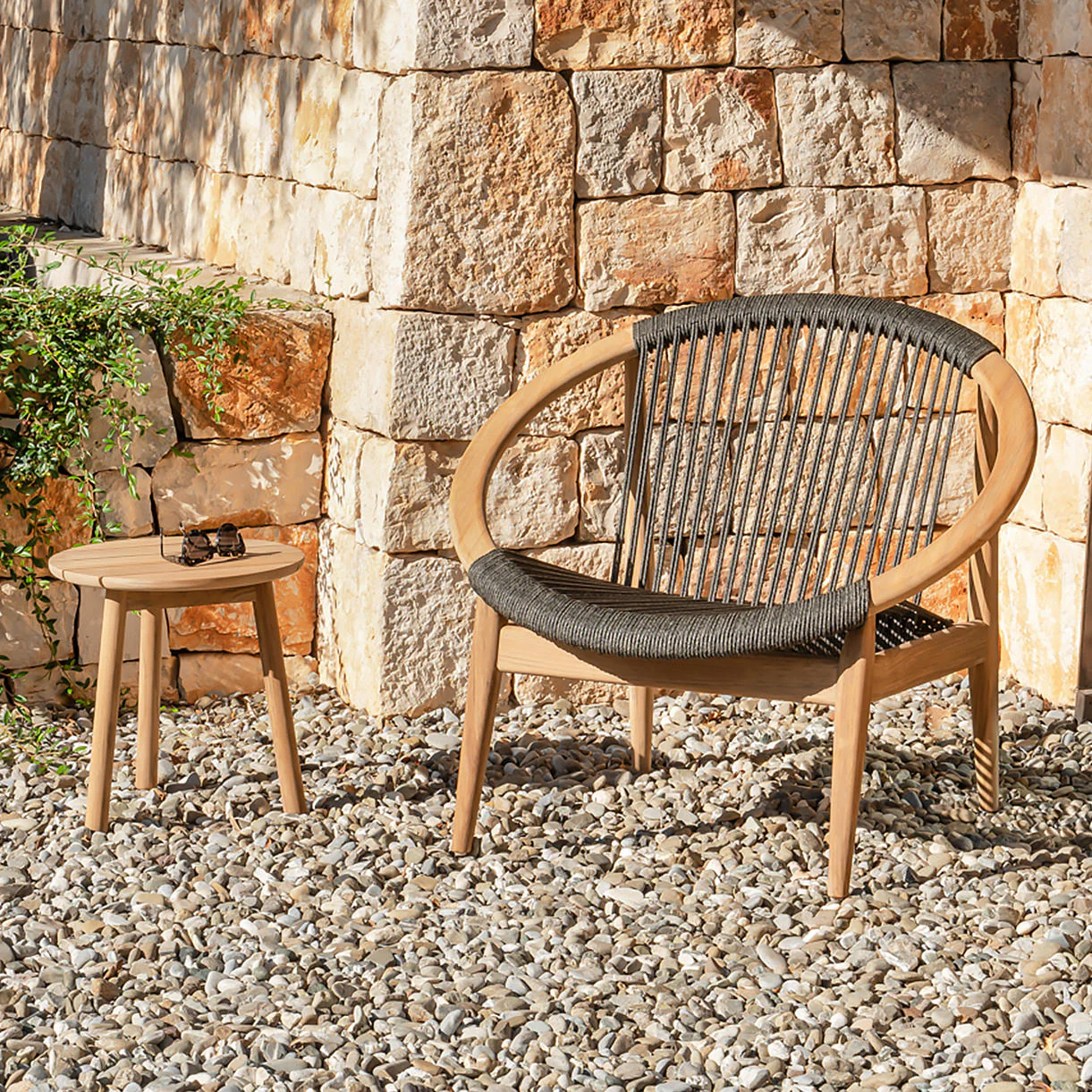 Frida Lounge Chair - Image 3
