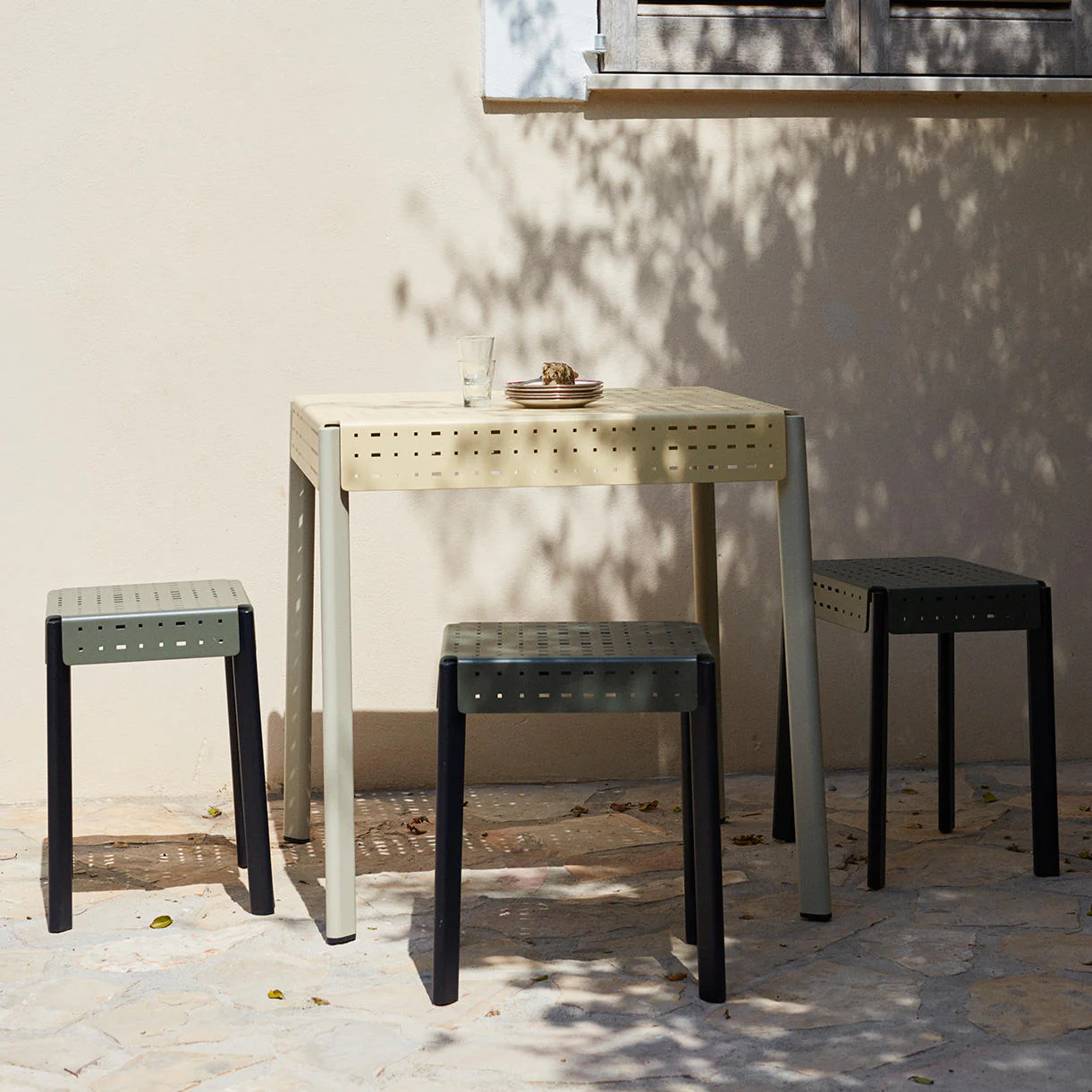 Gerda Dining Table