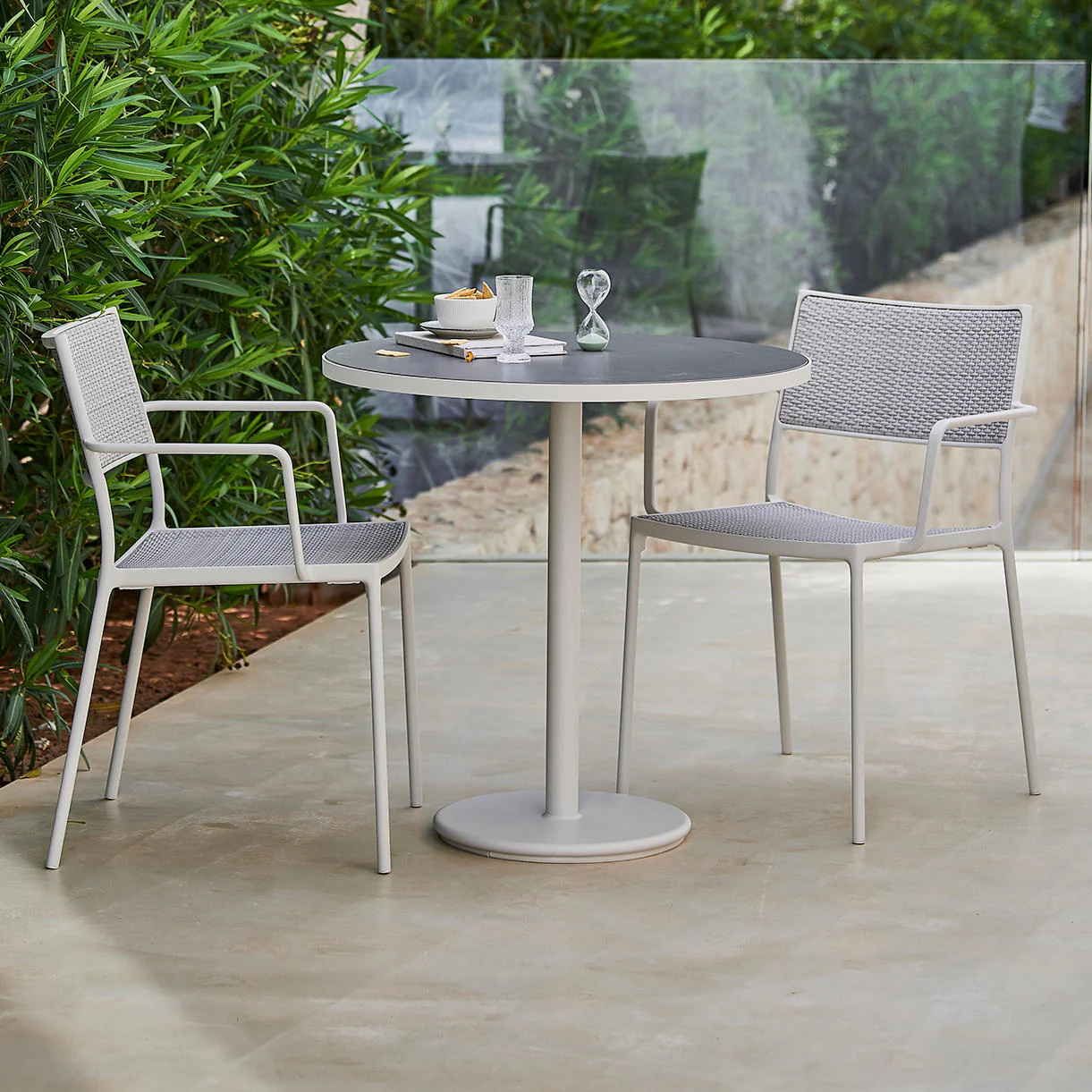 GO Cafe Round Table - Image 3