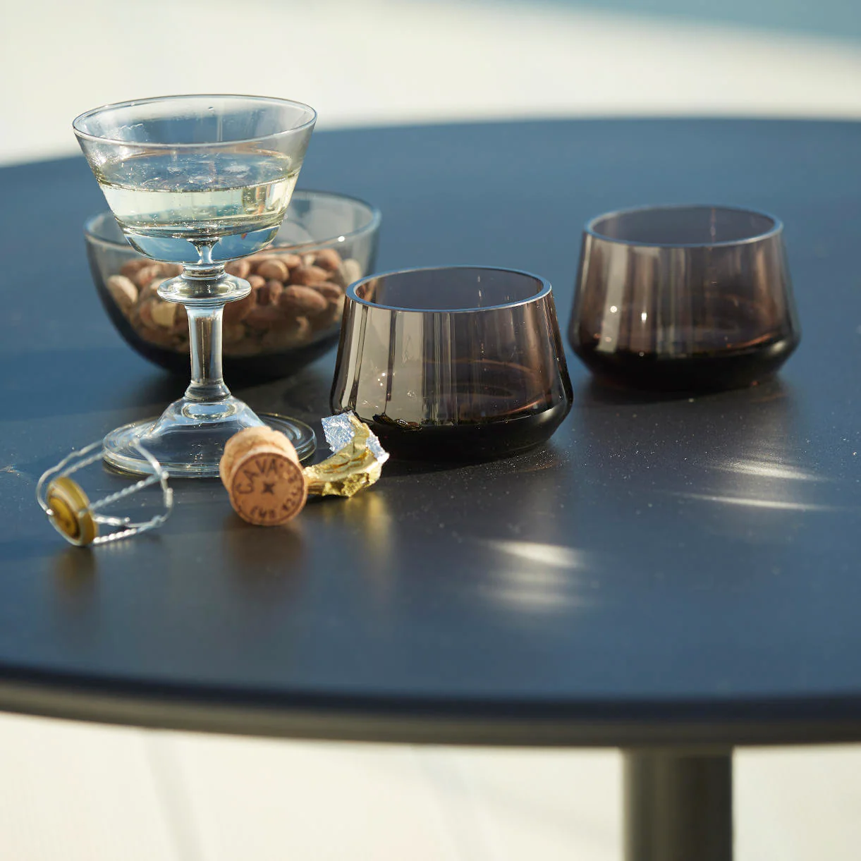 GO Coffee Large Round Table - Image 3
