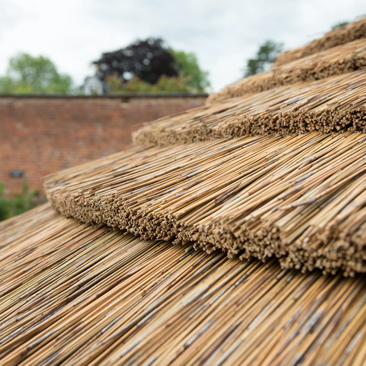 Thatched Hexagonal 3m Gazebos - Image 4