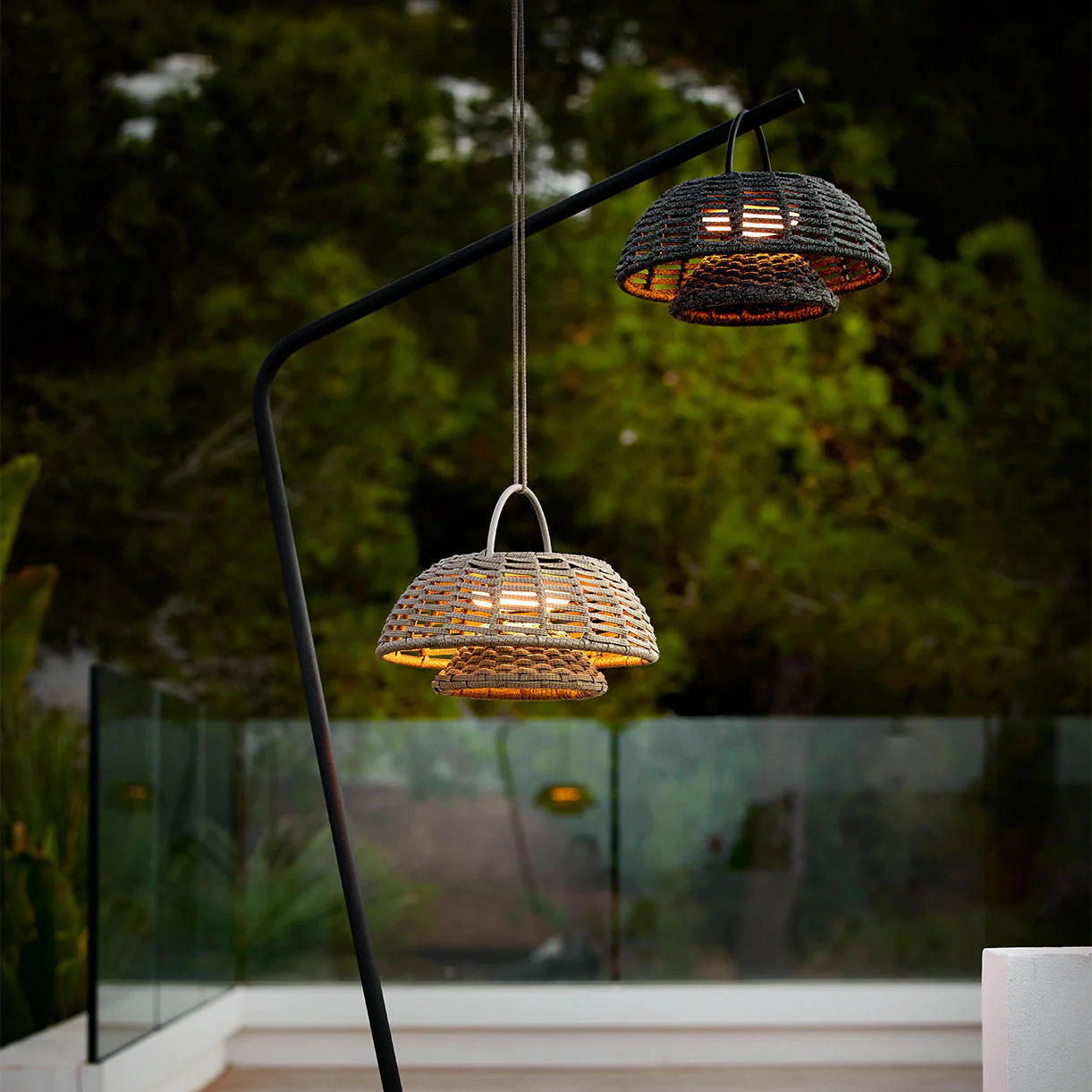 Illusion Lantern Stand