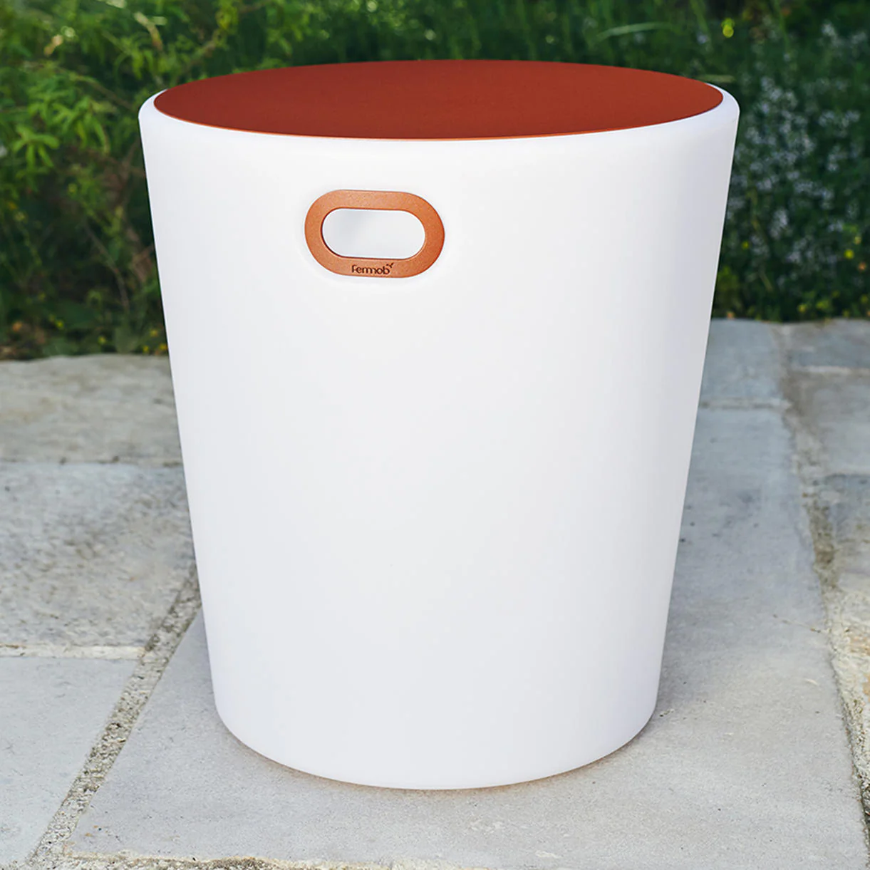 Inouï LED Illuminated Stool