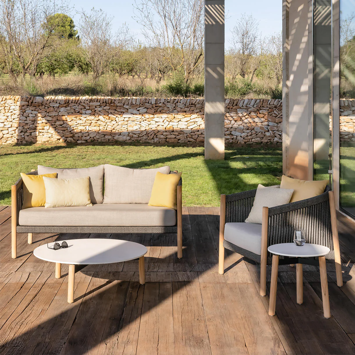 Lento Lounge Small Garden Sofa - Image 3