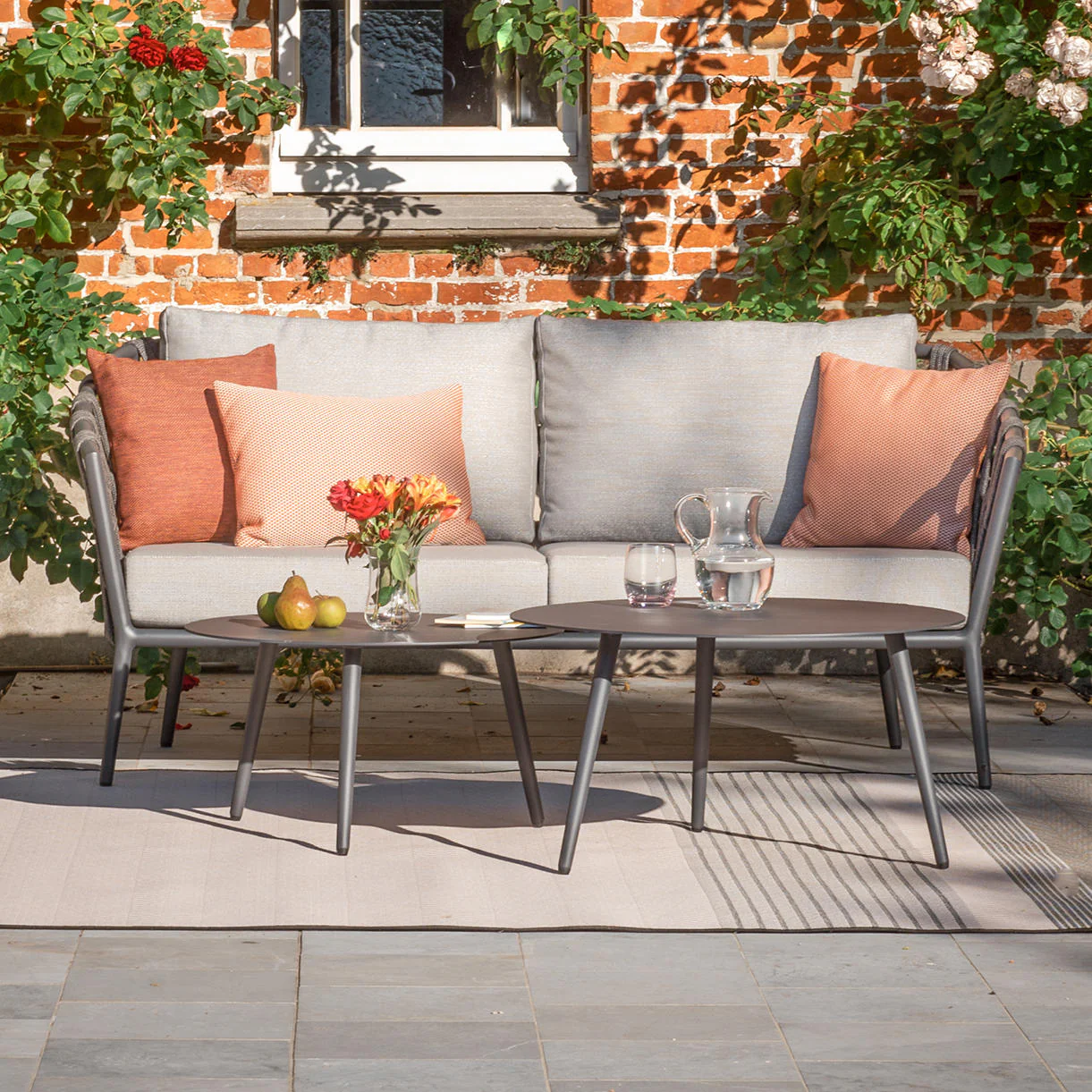 Leo Garden Sofa - Image 2