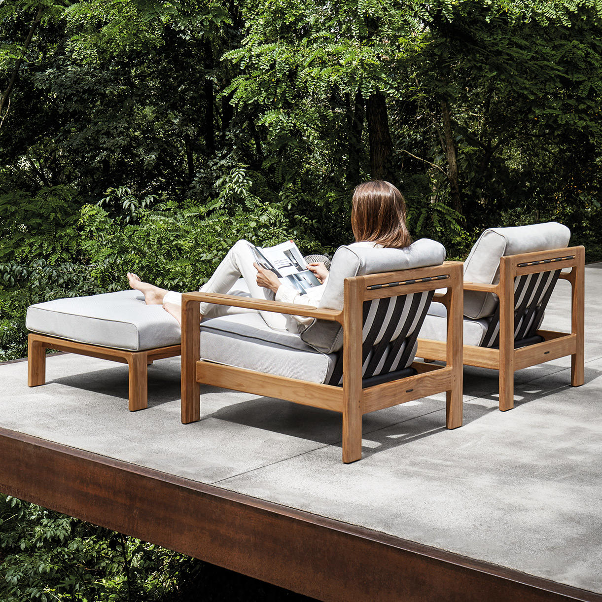 Loop Lounge Chair