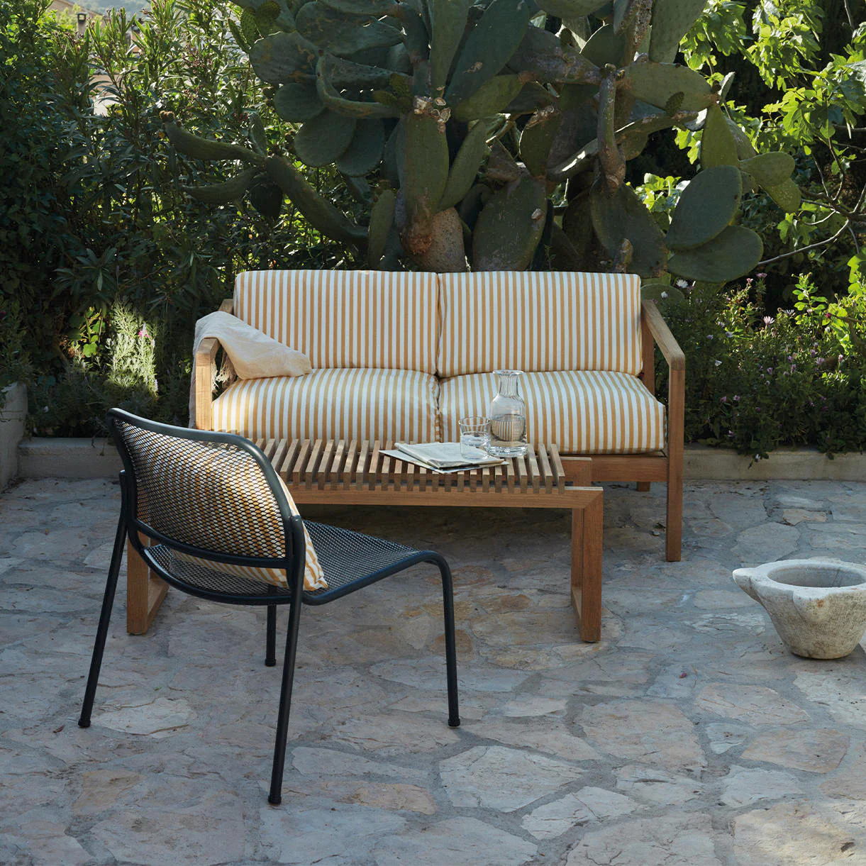 Mira Stacking Chairs - Image 4