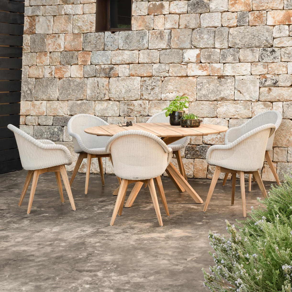 Noa Dining Table