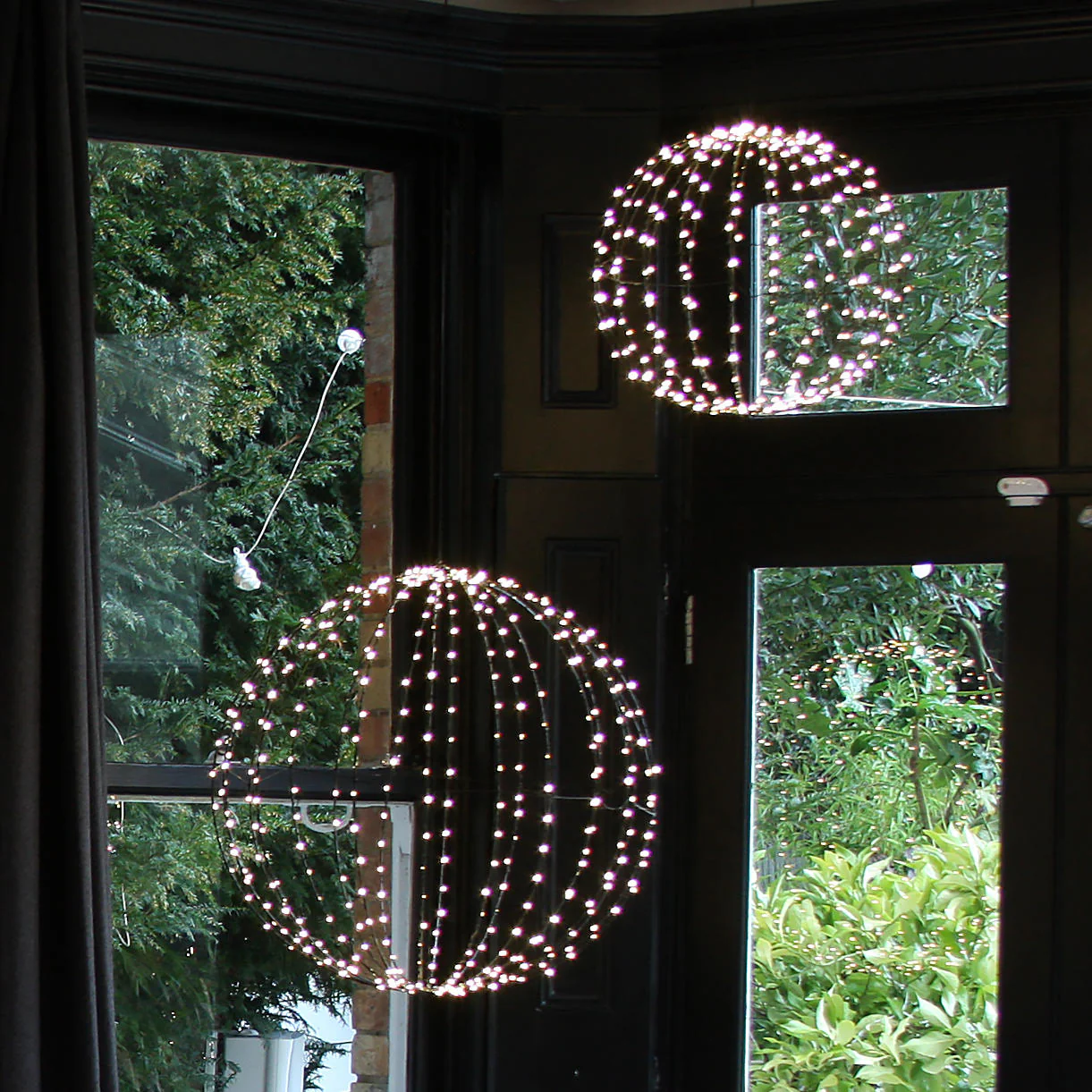 Outdoor 300 LED Illuminated Dual Function Decorative Spheres - Image 6