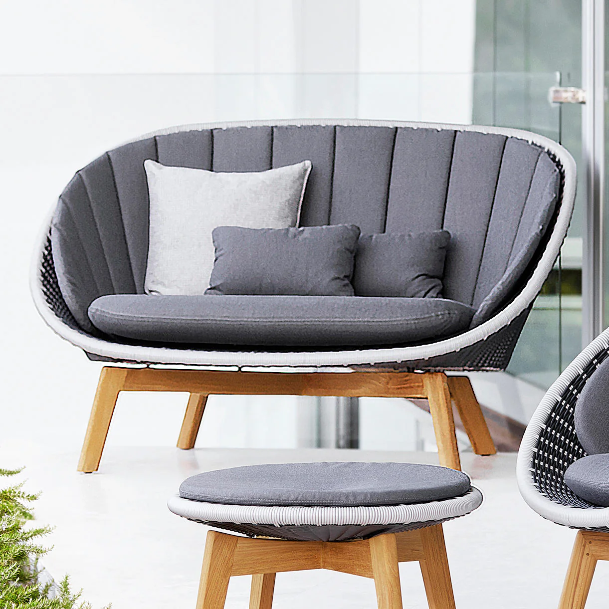Peacock Lounge Sofa