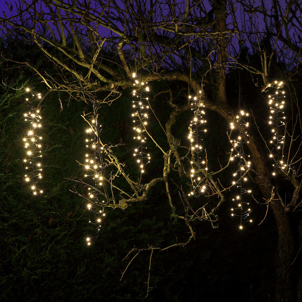 Snowing LED Cascade Cluster String Lights