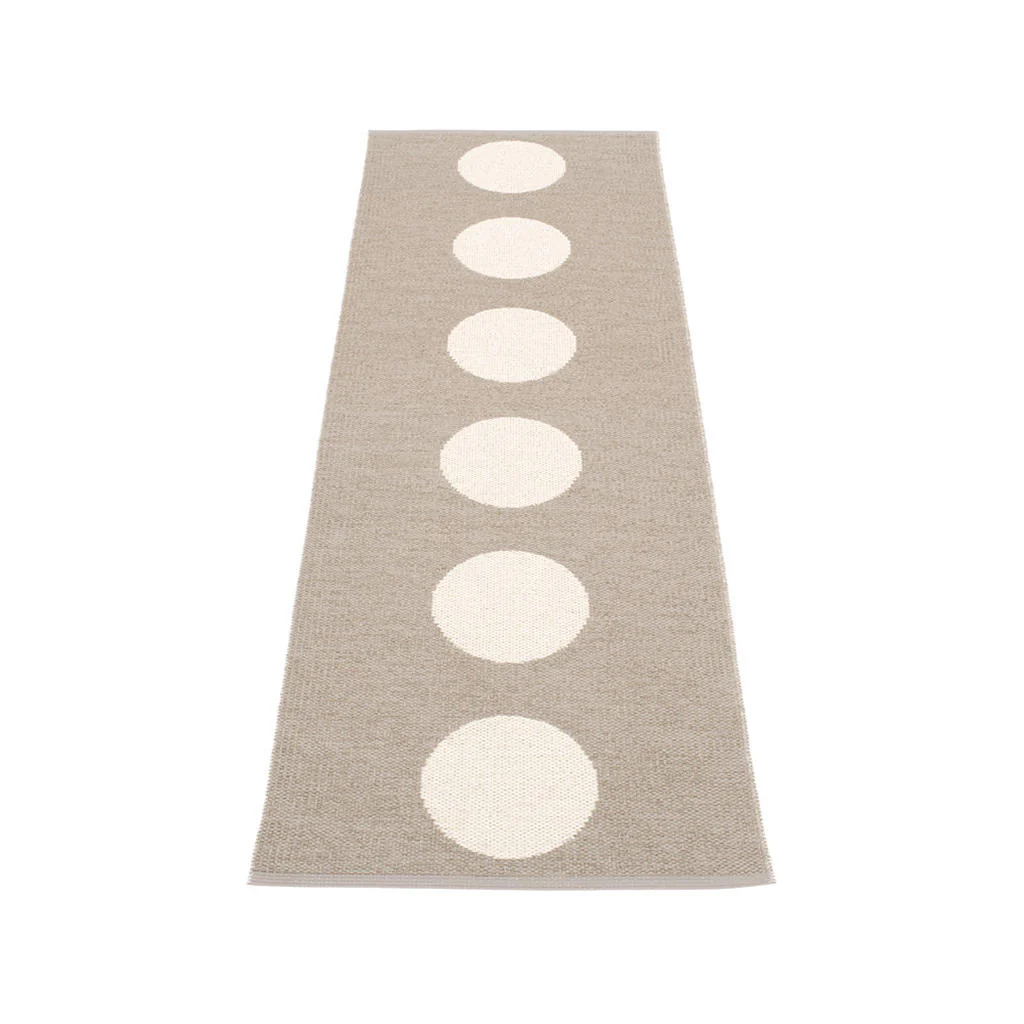 Vera Neutral Outdoor Runners - Image 22